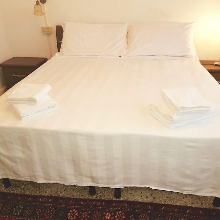 Residenza Ponte Degli Scalzi Venesia Bagian luar foto