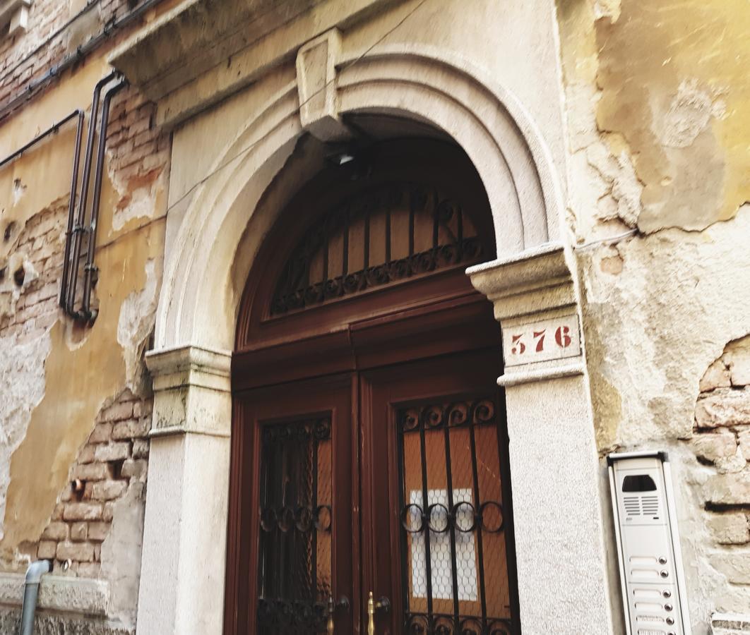 Residenza Ponte Degli Scalzi Venesia Bagian luar foto
