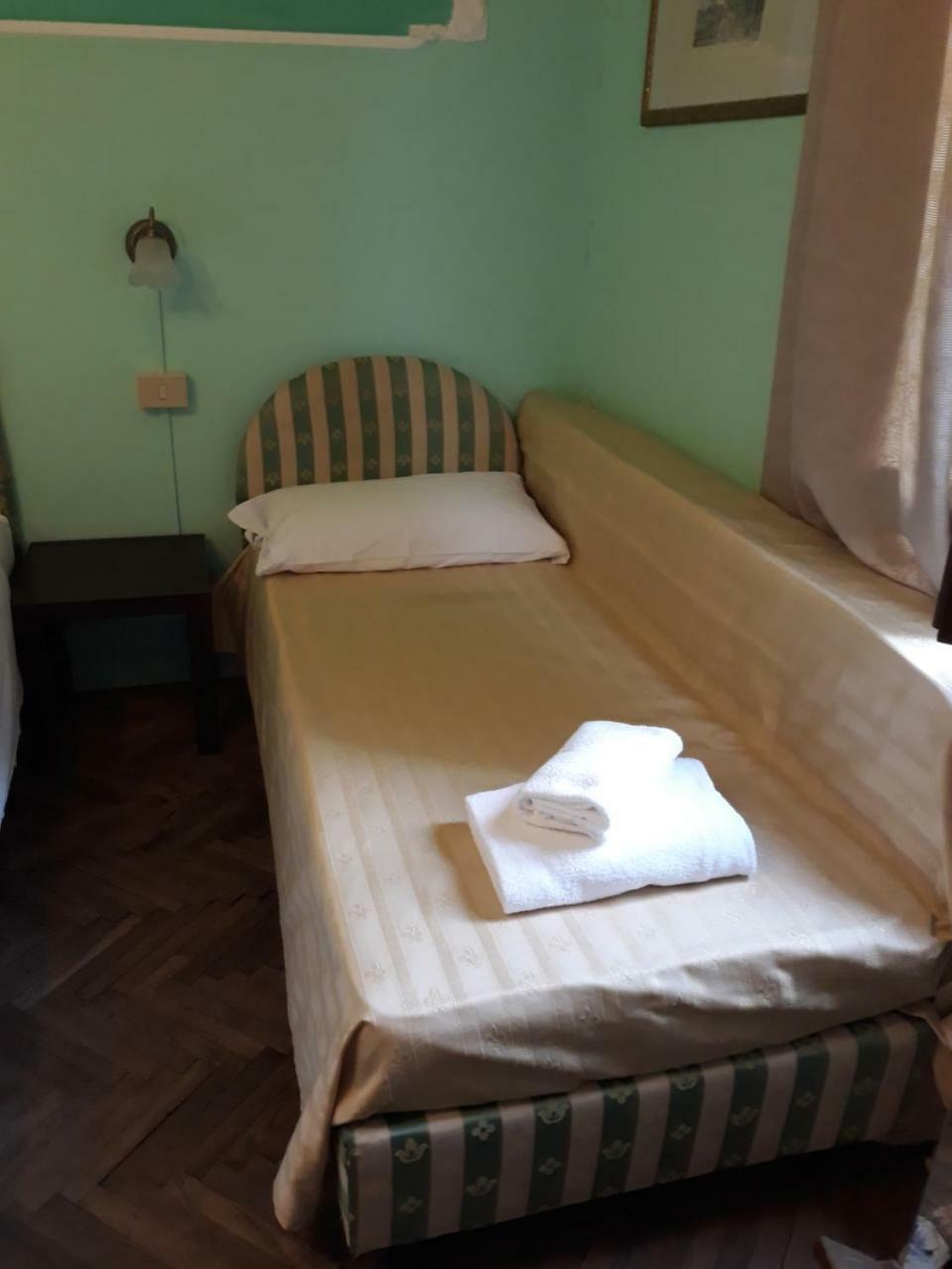 Residenza Ponte Degli Scalzi Venesia Bagian luar foto